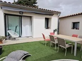 Rognac centre au calme maison entiere 5 couchages et jardin