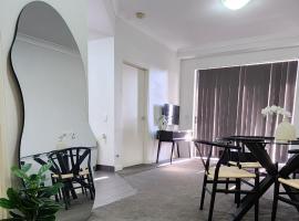 Merrylands Hidden Gem! one Bedroom Apartment，位于Merrylands的酒店
