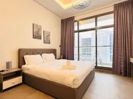 Upscale Studio Apartment Palm View with Big Balcony Free Parking by Belvilla