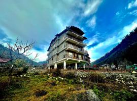 Manali Outdoor Retreat by Sheosante，位于马拉里的酒店
