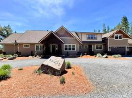 4BR Home on the Deschutes River 5 min to Sun River，位于三河的酒店