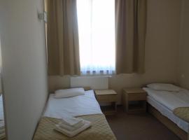 Hotel Nowostawy，位于Nowostawy Dolne的酒店