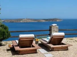 Aegean View - Seaside Apartment in Syros