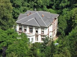 Moderne Ferienwohnung in historischer Villa am Rande des Thüringer Waldes，位于塔巴尔茨的公寓