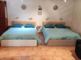 Chambre atypique : La Grotte，位于Bez-et-Esparon的酒店
