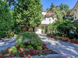 Portland's White House Carriage House，位于波特兰的度假屋