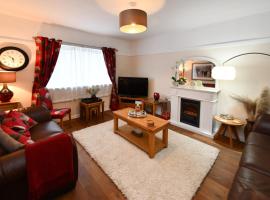 Ladyland Cottage in Maybole，位于Maybole的酒店