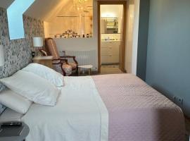 Bienvenue chez Eve en bourgogne chambre 1，位于博讷的酒店