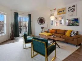 Pine Street Loft - Just steps from Old Town Square!