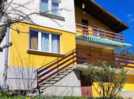Guest House Bovada / Къща за гости Бовада，位于Bov的酒店