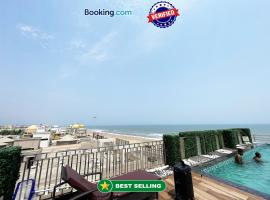 Hotel TBS sea view ! Puri Swimming-pool, fully-air-conditioned-hotel with-lift-and-parking-facility breakfast-included，位于普里的海滩酒店