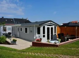 Ferienhaus für zwei Erwachsene und zwei Kinder mit Terrasse