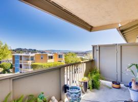 Beautiful Bay Area Condo with Mount Tamalpais Views，位于Green Brae的公寓