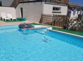 Gîte avec piscine - 4 personnes - Pays Cathare，位于Cuxac-Cabardès的酒店