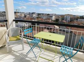 Bright 1-bedroom 'Les Alizées' with air conditioning and parking，位于胡安莱潘的酒店