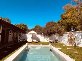 Naya pool & garden view bungalow，位于科斯基努的度假短租房