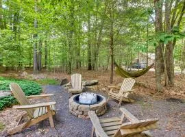 Peaceful Poconos Hideaway Grill and Fire Pit!