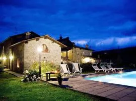 Elegantes Landhaus mit Cottage und Pool, ideal für einen ruhigen Urlaub in den Hügeln der Toskana