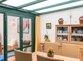 Große Wohnung in Kappe mit Garten, Terrasse und Grill，位于策德尼克的酒店