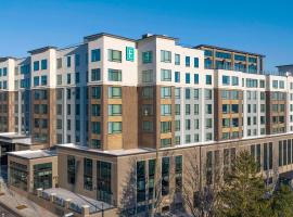 Embassy Suites By Hilton Asheville Downtown，位于阿什维尔的酒店