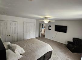 Niagara Shoreline Villa 1，位于托纳万达的酒店