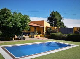 Gemütliches Ferienhaus in El Rosario mit Privatem Pool und Panoramablick，位于El Rosario的酒店