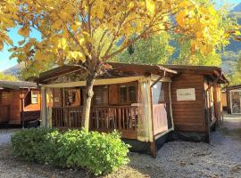 Ferienhaus in Porlezza mit Terrasse und gemeinsamem Pool，位于波尔莱扎的酒店