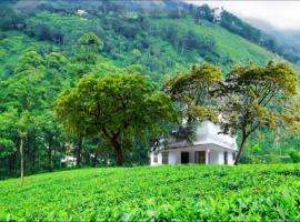 CJ Cottage Munnar - Near Attukal Waterfalls, Athukad Tea Estate (CJ Hotels & Resorts)，位于德维科拉姆的度假园