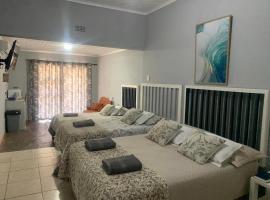 Victoria Oaks Beaufort West Guesthouse，位于博福特西的低价酒店