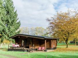 Cozy holiday home on a horse farm in the L neburg Heath，位于埃舍德的酒店