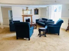 4 Bed 17th century Coach House