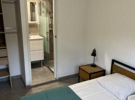 Chambre avec Salle de bain privée dans appartement partagé，位于蒙彼利埃的民宿