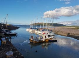 Harbour House Studio, Porlock Weir，位于Culbone的酒店