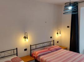 Giallo Sole，位于科莱费罗的酒店