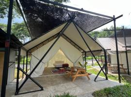 Glamping at Xscape Tambun，位于淡文的酒店