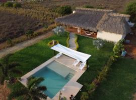 Casa Carey Villa en la Playa，位于Tlachicón的酒店