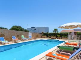 Villa Sol Menorca，位于蓬塔普里马的度假屋