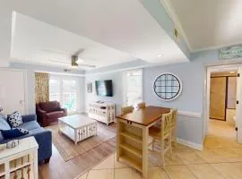 At the Beach 1 Bedroom 1 Bath Summer House 1st Flr