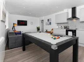 Flatzy - 16 Guests 4 En-suite Central Apartment B