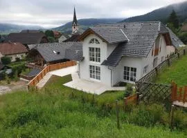 Ferienhaus in Sankt Margarethen Im Lungau mit Garten, Terrasse und Whirlpool