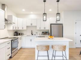 122 - Stylish Family Retreat，位于Lake Stevens的酒店