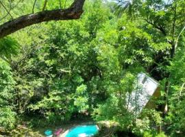 Glamping Cabaña de Granja El Sol Teques y Naturaleza，位于Xoxocotla的酒店