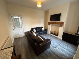 3 Bedroom Home From Home, Crewe，位于克鲁的酒店