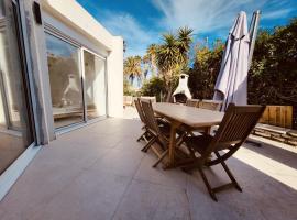 VILLA BORD DE MER 6 COUCHAGES AVEC JARDIN ET GARAGE，位于拉格朗德默特的酒店