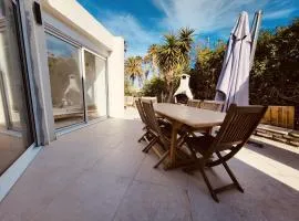 VILLA BORD DE MER 6 COUCHAGES AVEC JARDIN ET GARAGE