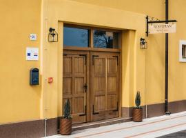 Pansion Mihića dvori，位于Babina Greda的酒店