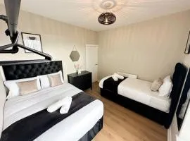 2 Bedroom house 10 mins to City Centre & Albert Dock