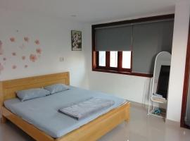 Kenpi Apartment - Nhà riêng, đậu nhiều ô tô，位于Thôn Lại Thê的带停车场的酒店