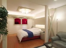 hotelLUANA 18歳未満入場禁止