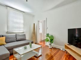 Close to City 3 Bedroom House Surry Hills 2 E-Bikes Included，位于悉尼的别墅